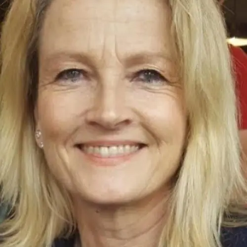 annakarolein image 1