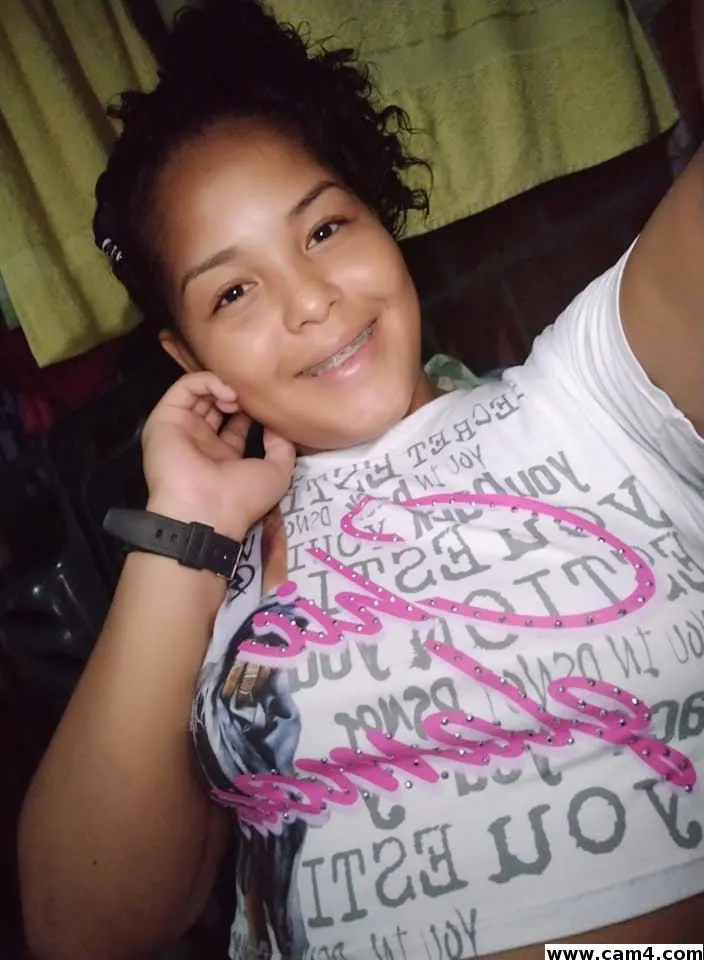 sofia_veryhot image 0